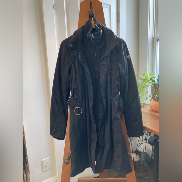 Post Card Luxury Sportswear Black Winter Jacket - Picture 1 of 8